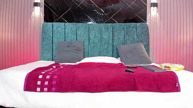 Isabeella Ferrer online show from 04-28-26, 12:20