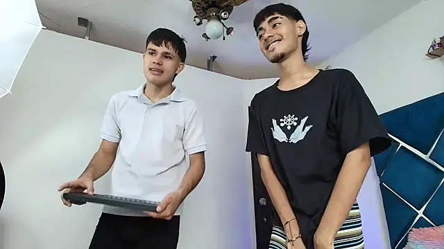 EdwinBoys online show from 05-19-26, 01:07
