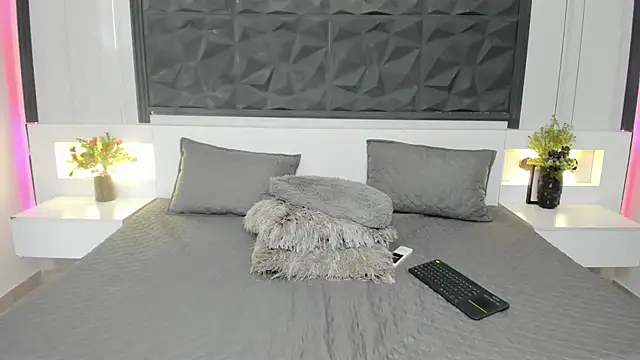 sophia blade  online show from 05-24-26, 02:55