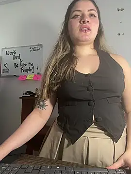 Snapshot of juanitablue chatting on 06-27-26, 05:30 juanitablue online show from 06-27-26, 05:30