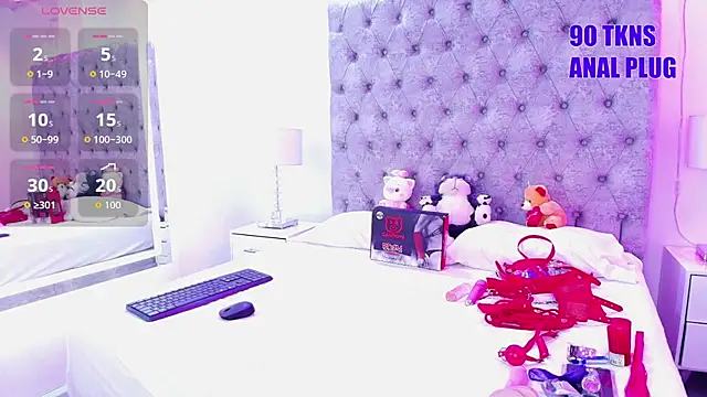 Zoe M00n online show from 07-14-26, 07:42