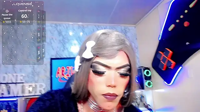 abril gomez   online show from 05-17-26, 03:17