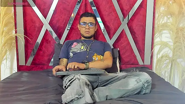 Nickk 21  online show from 04-20-26, 01:13