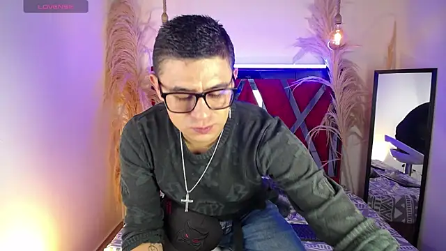 Nickk 21  online show from 05-09-26, 01:36
