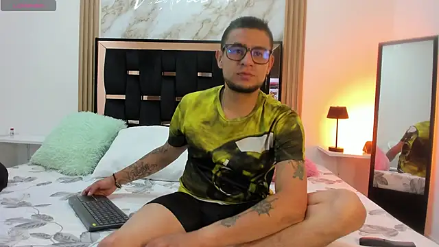 Nickk 21  online show from 05-04-26, 01:47