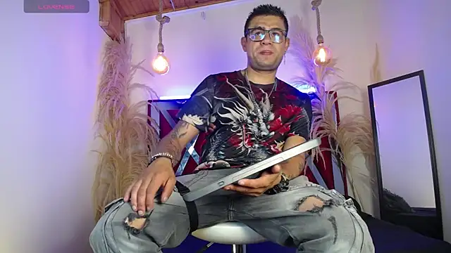 Nickk 21  online show from 05-13-26, 01:51
