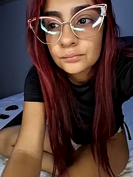 LittleAli0311 online show from 05-06-26, 03:21