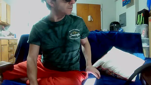 Snapshot of OtterBox chatting on 07-17-26, 12:30 OtterBox online show from 07-17-26, 12:30