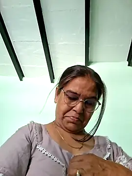 Shalini3456 online show from 05-20-26, 07:38