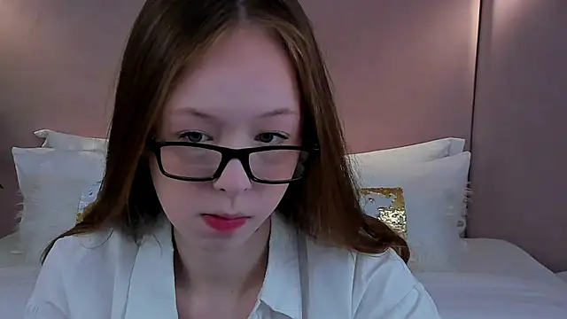 Snapshot of AdeleLang chatting on 05-06-26, 03:32 AdeleLang online show from 05-06-26, 03:32