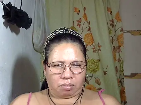 HottyCurlyPeanut online show from 06-06-26, 06:51