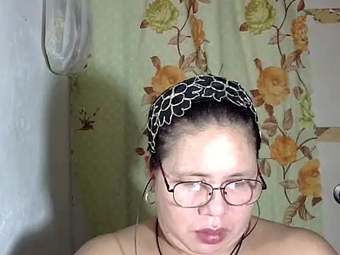 HottyCurlyPeanut online show from 05-15-26, 02:48