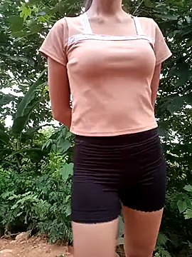 Snapshot of Elena_Mia chatting on 07-14-26, 10:49 Elena Mia online show from 07-14-26, 10:49