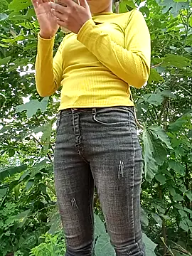 Snapshot of Elena_Mia chatting on 06-08-26, 01:28 Elena Mia online show from 06-08-26, 01:28