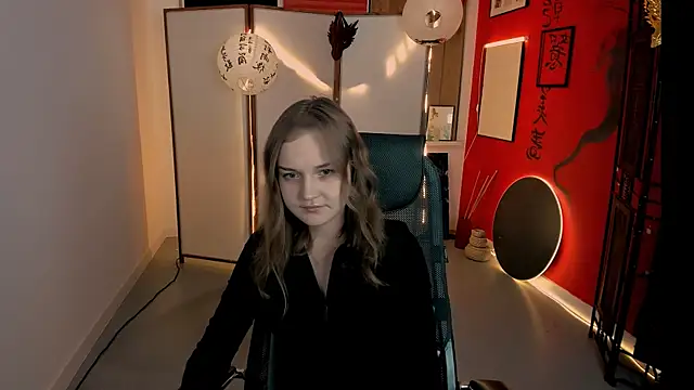 LissaTelor online show from 04-19-26, 09:32