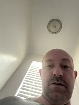 Whosdiss online show from 05-18-26, 07:40