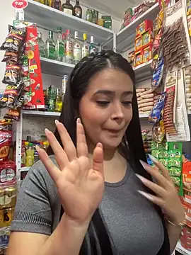 Sara fun online show from 11-20-25, 06:19