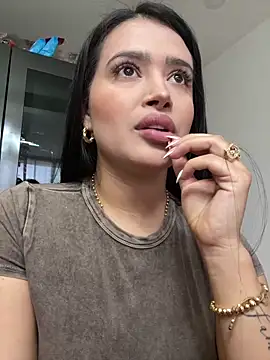 Sara fun online show from 02-19-25, 04:55