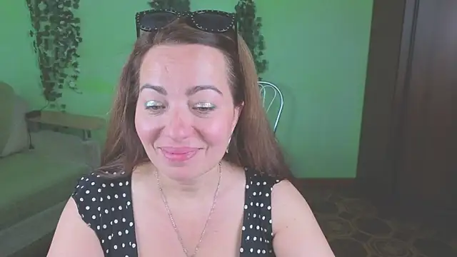 Snapshot of Zoe_Zephyr chatting on 06-10-26, 05:41 Zoe Zephyr online show from 06-10-26, 05:41
