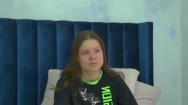 SaraFranklins online show from 04-30-26, 04:47