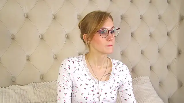 GraceHudsons online show from 04-23-26, 04:08