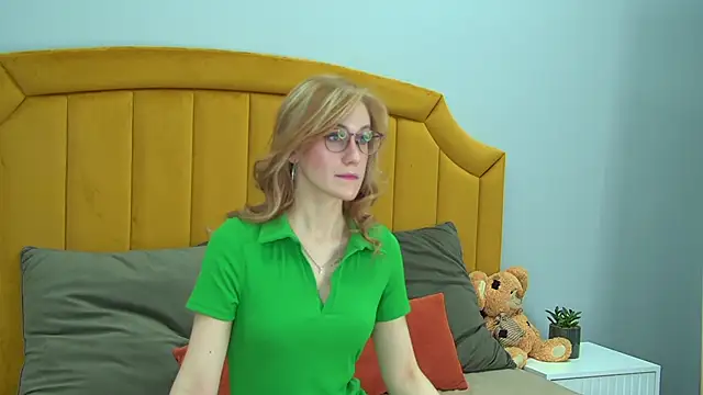 GraceHudsons online show from 05-15-26, 04:21