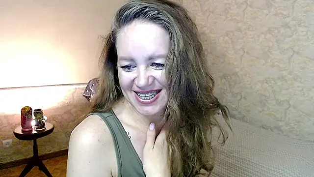 Snapshot of Fern_Lust chatting on 06-11-26, 04:48 Fern Lust online show from 06-11-26, 04:48