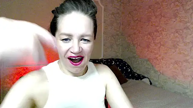 Snapshot of Fern_Lust chatting on 06-29-26, 04:17 Fern Lust online show from 06-29-26, 04:17