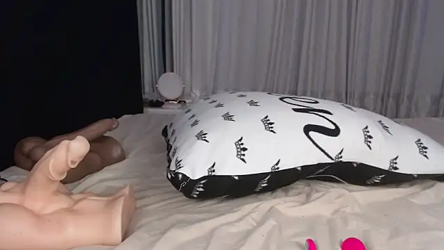 tigger kitty online show from 05-18-26, 03:17