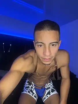 Snapshot of willclayy chatting on 06-16-26, 12:38 willclayy online show from 06-16-26, 12:38