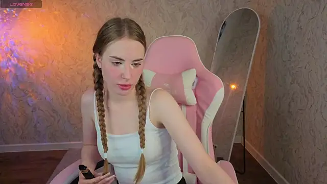 Tasya Doyle online show from 04-24-26, 09:33