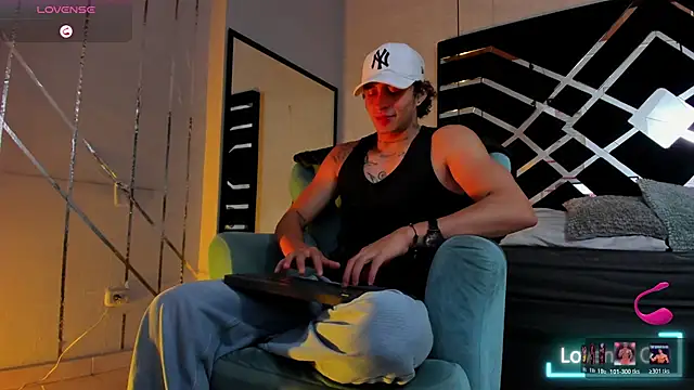 Snapshot of JayTaylorr chatting on 06-16-26, 11:43 JayTaylorr online show from 06-16-26, 11:43