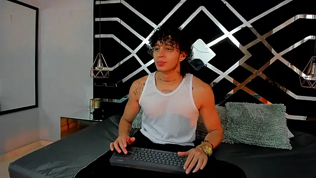 Snapshot of JayTaylorr chatting on 05-14-26, 11:29 JayTaylorr online show from 05-14-26, 11:29