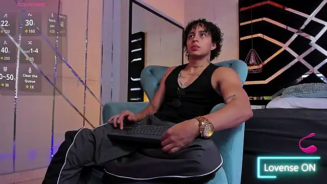 Snapshot of JayTaylorr chatting on 06-12-26, 11:41 JayTaylorr online show from 06-12-26, 11:41