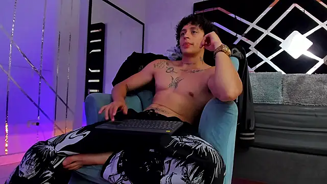 Snapshot of JayTaylorr chatting on 06-03-26, 11:44 JayTaylorr online show from 06-03-26, 11:44
