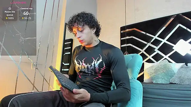 Snapshot of JayTaylorr chatting on 06-23-26, 11:30 JayTaylorr online show from 06-23-26, 11:30