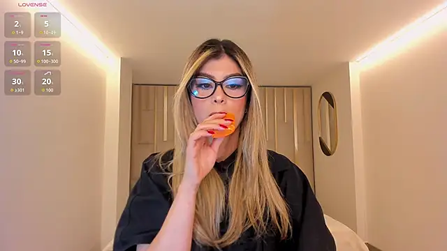 MiaSilvaX online show from 05-14-26, 11:18
