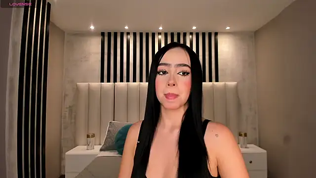 PaulineSanz online show from 06-19-26, 07:20