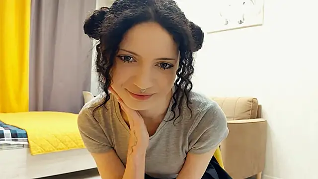 CinnamonCurl online show from 05-01-26, 11:21