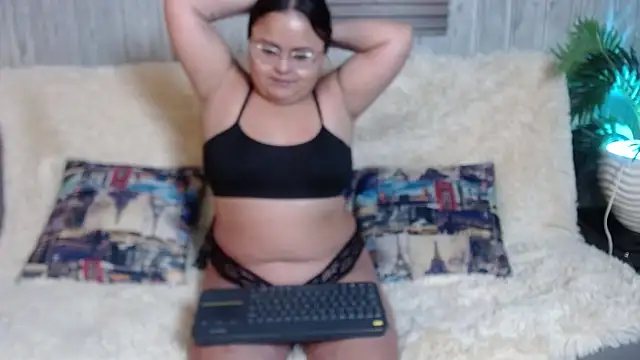 Luna  Cortez online show from 04-22-26, 02:24