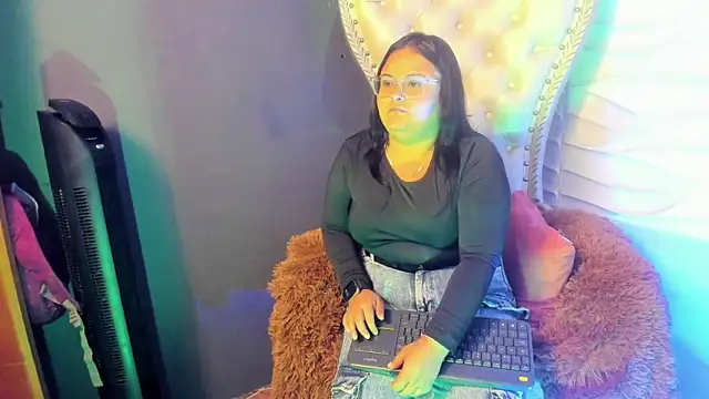 Luna  Cortez online show from 05-18-26, 03:06
