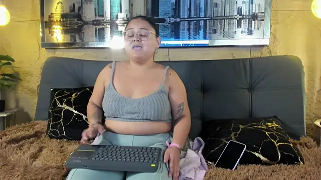 Luna  Cortez online show from 05-26-26, 03:48