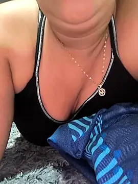 reinamas18 online show from 04-24-26, 03:41