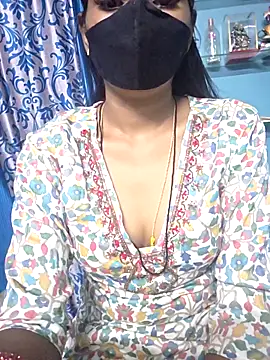 hoty-lovely online show from 04-21-26, 06:03