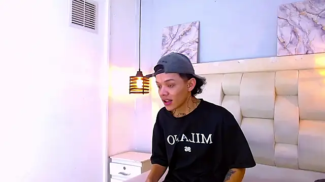 Snapshot of Daniel_Guty chatting on 05-19-26, 07:43 Daniel Guty online show from 05-19-26, 07:43