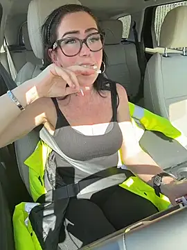 Its Lush Lily online show from 04-22-26, 02:35
