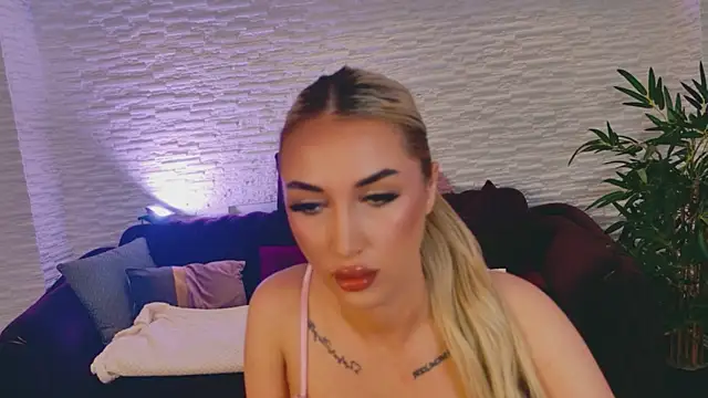 BlondieXStar online show from 04-21-26, 08:04