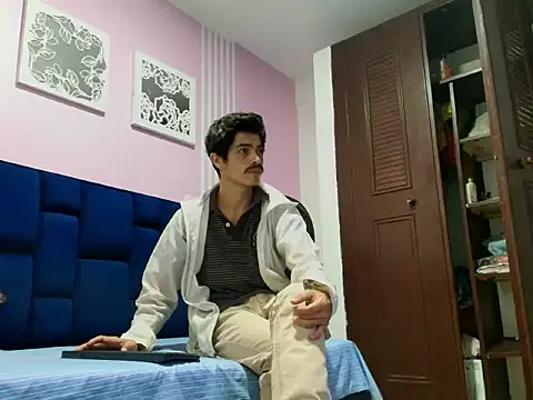 taylor Stele online show from 05-12-26, 07:53