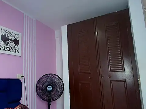 taylor Stele online show from 05-16-26, 07:46