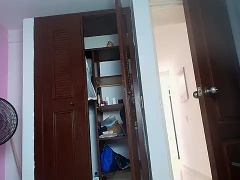 taylor Stele online show from 06-01-26, 07:57